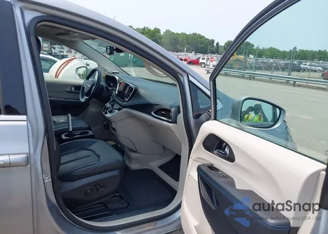 2021 Chrysler Pacifica Touring L z USA, uszkodzony, nr VIN 2C4RC1BG7MR548331